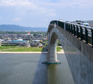 江島大橋（ベタ踏み坂）
