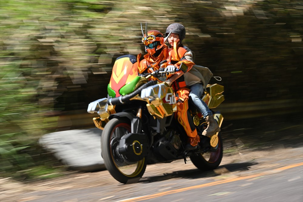 仮面ライダーガッチャード パブカット