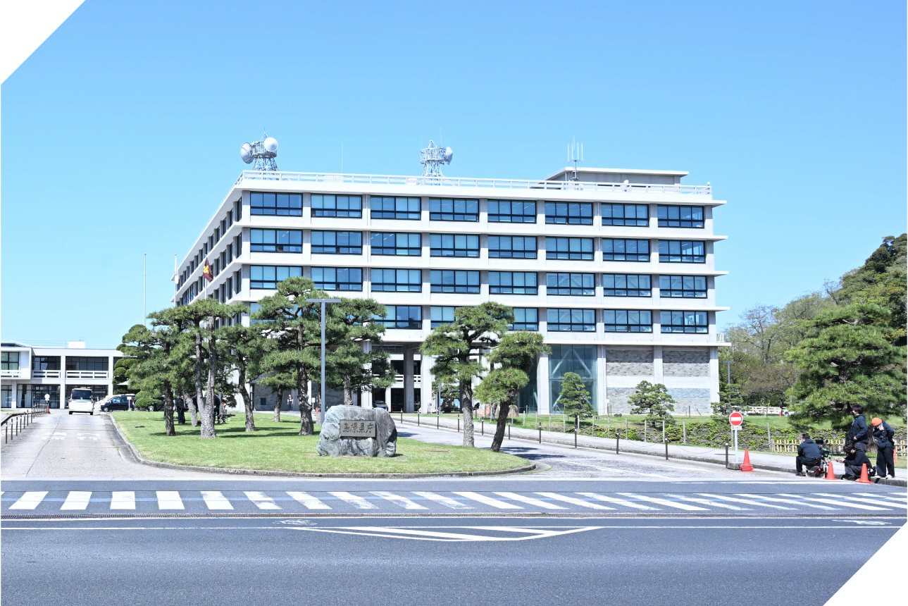 野崎が島根県庁へ入っていくシーンが撮影された！