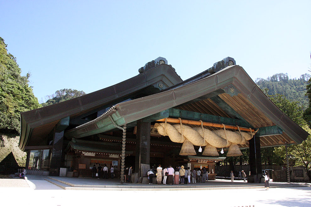 Kagura-den (Sacred Dance Hall)