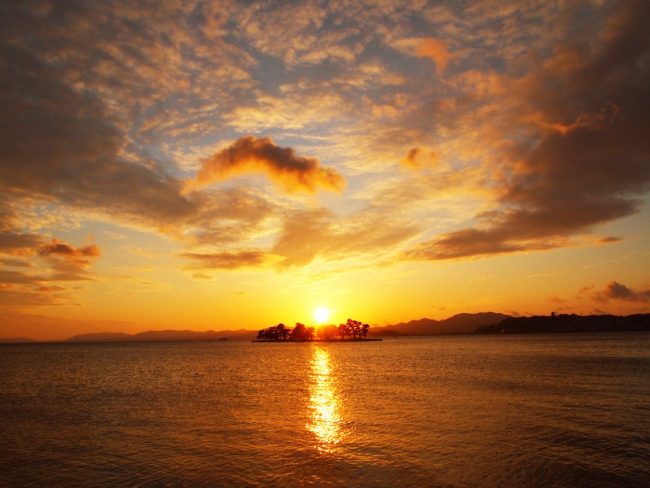 美しい宍道湖の夕日