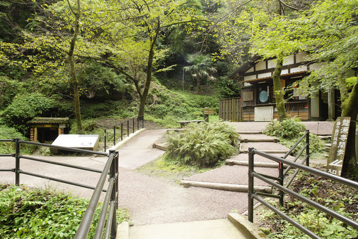 龍源寺間歩の入り口