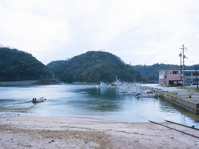 温泉津港