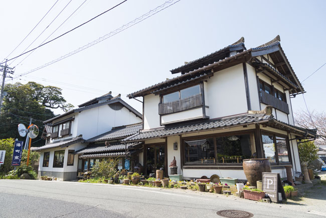 布志名焼　湯町窯のギャラリーショップ　外観