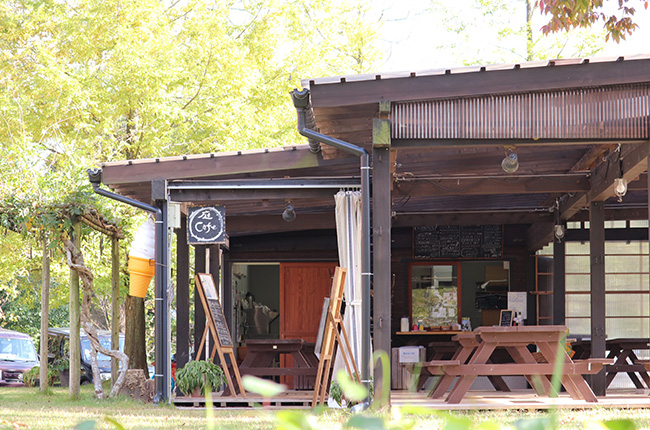 ワイナリー奥出雲葡萄園　庭カフェ