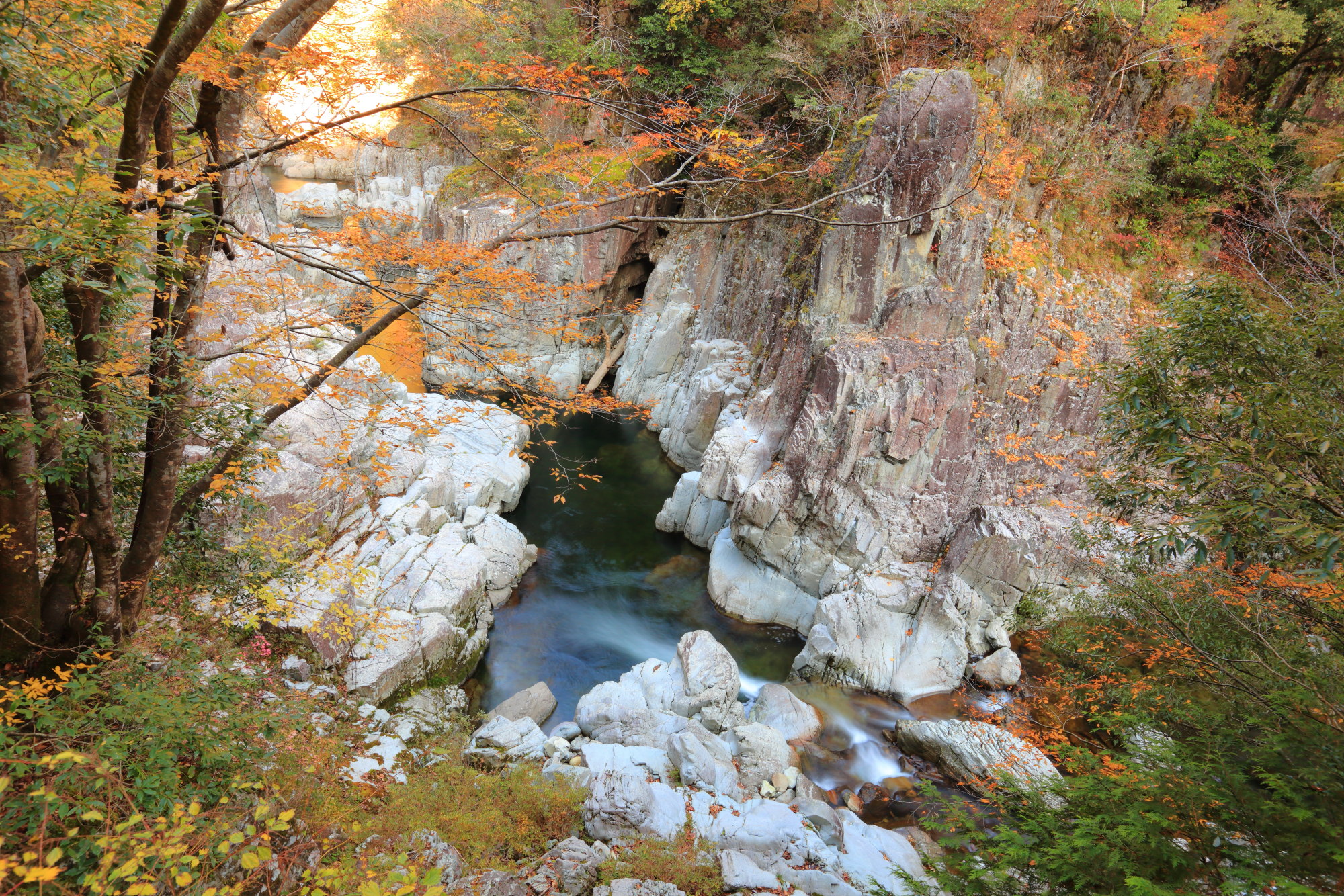 表匹見峡