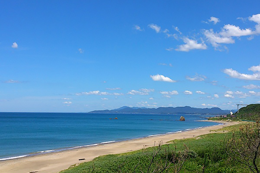 持石海岸（三里ヶ浜）