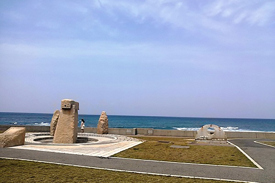 持石海岸（三里ヶ浜）