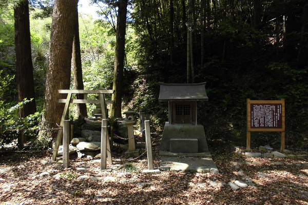 扇原関門跡（岸静江戦死の地）