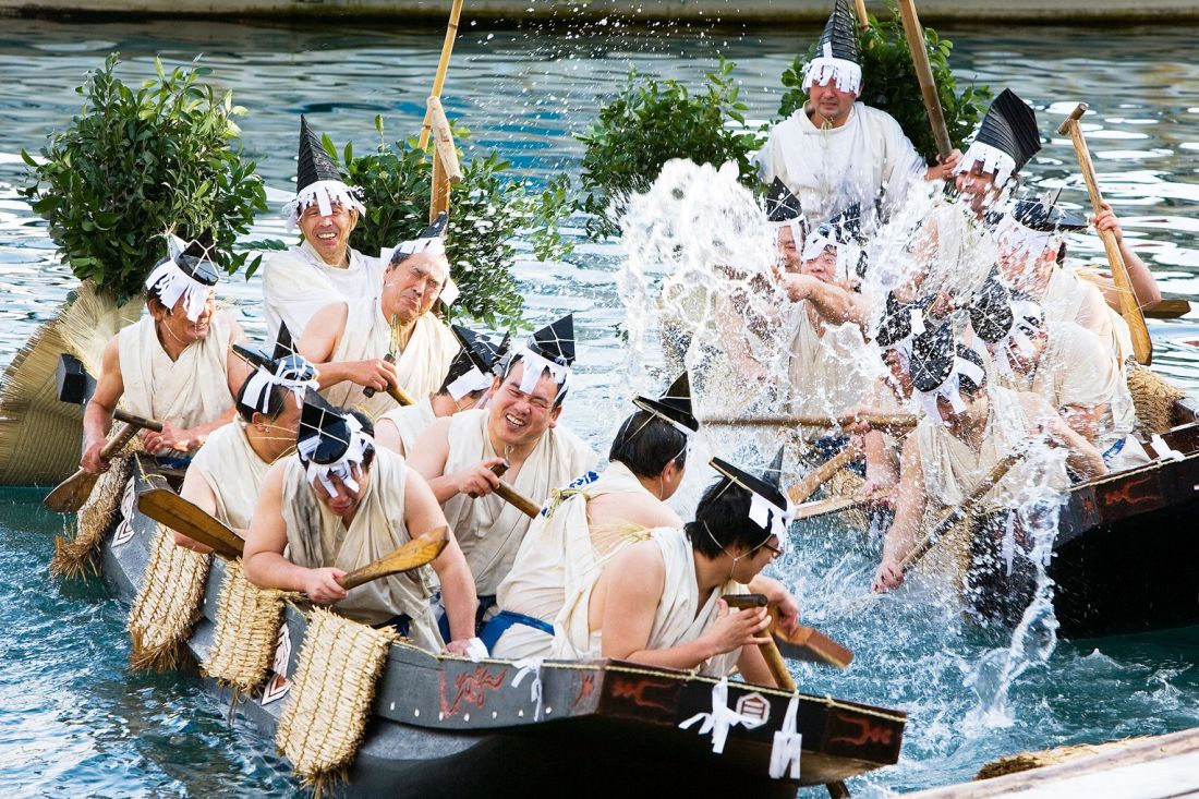 諸手船神事