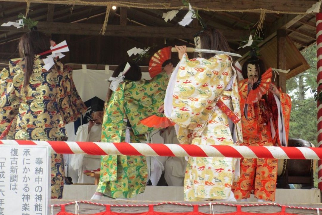 万九千社立虫神社神代神楽
