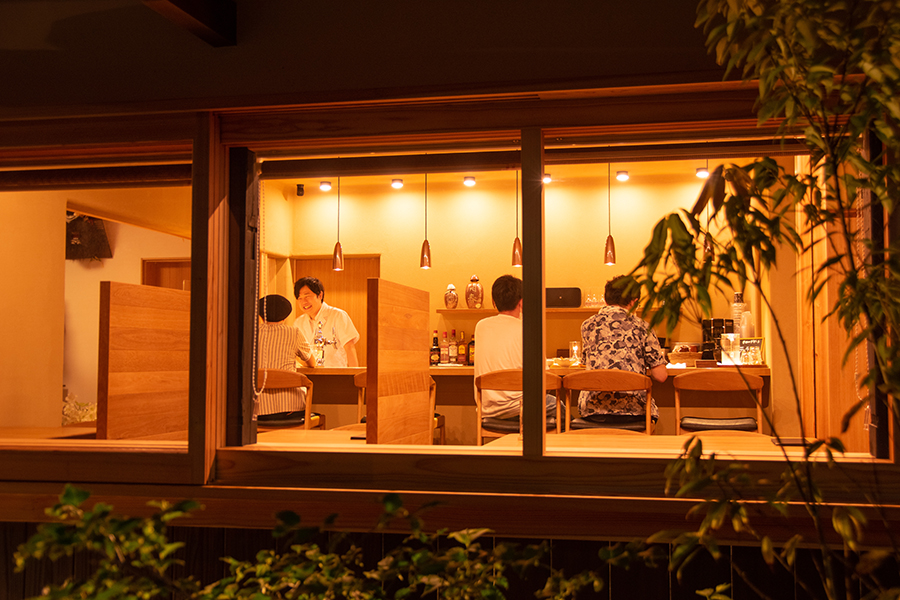 CAFEBAR MAHORA（なかのや旅館）