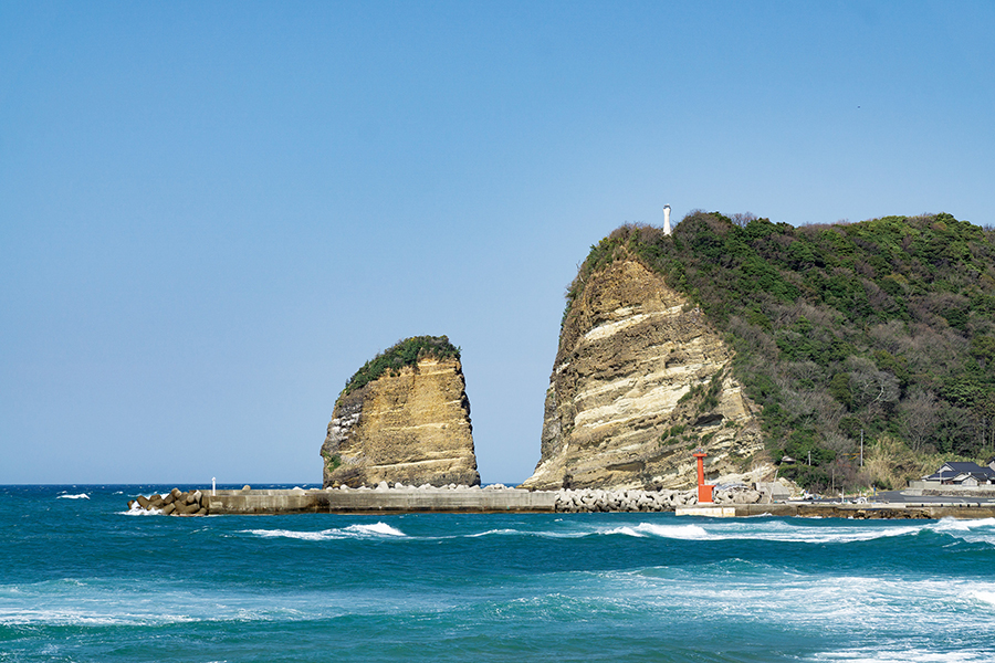 立神岩