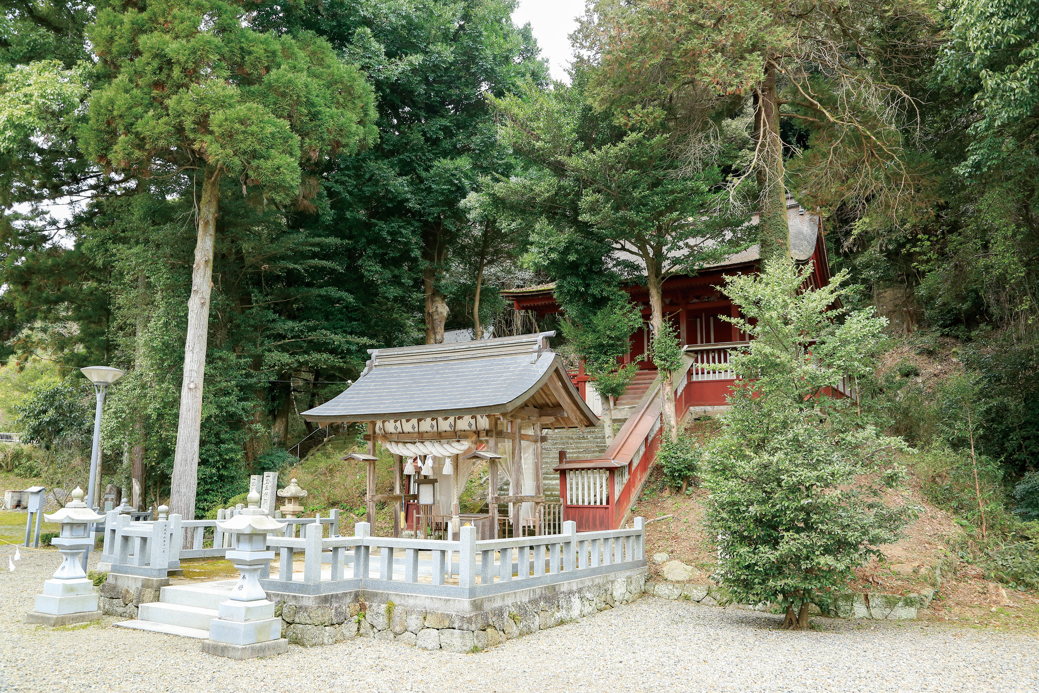 染羽天石勝神社