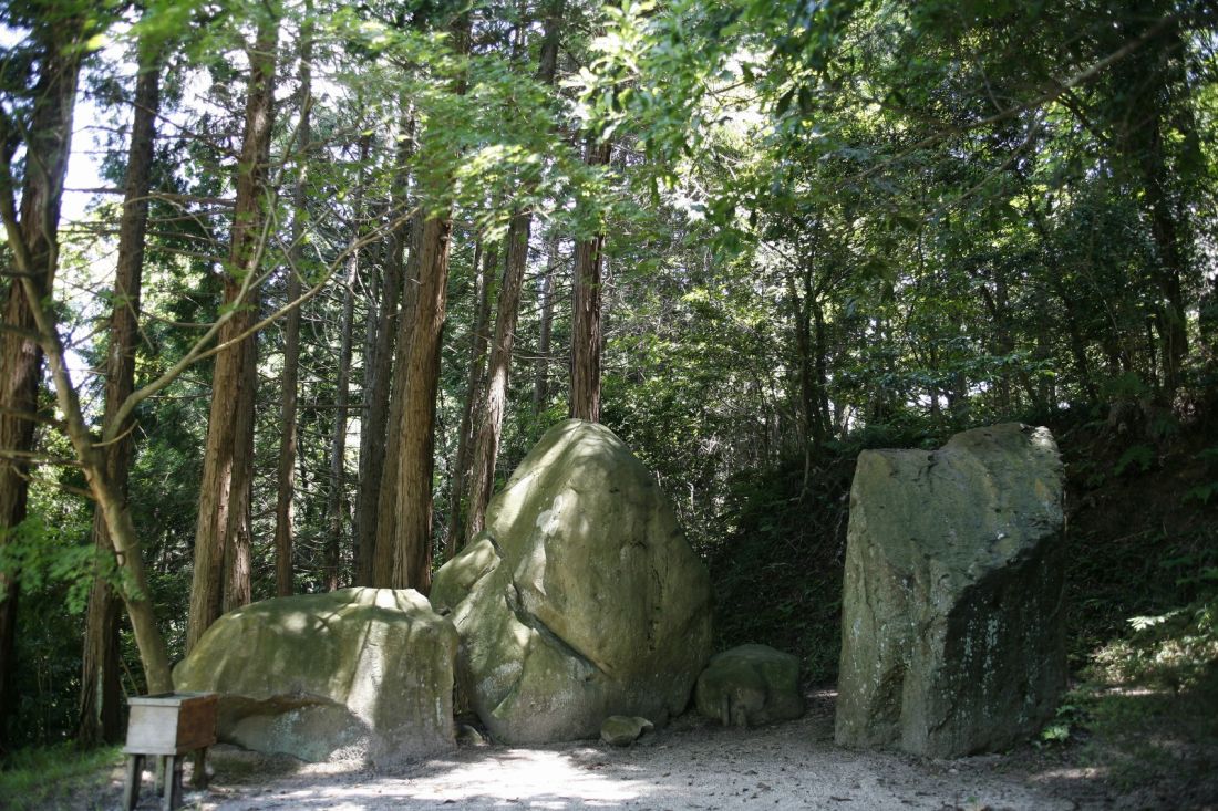 黄泉比良坂（よもつひらさか）