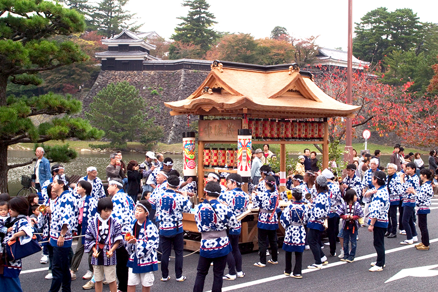 松江祭鼕行列
