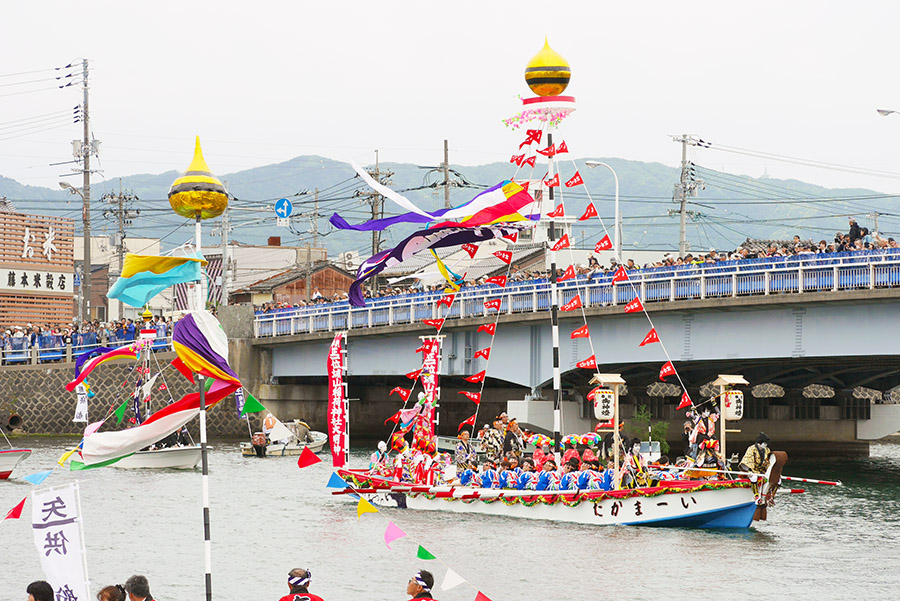 ホーランエンヤ（松江城山稲荷神社式年神幸祭）