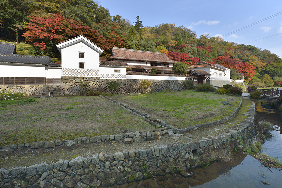 堀庭園の紅葉