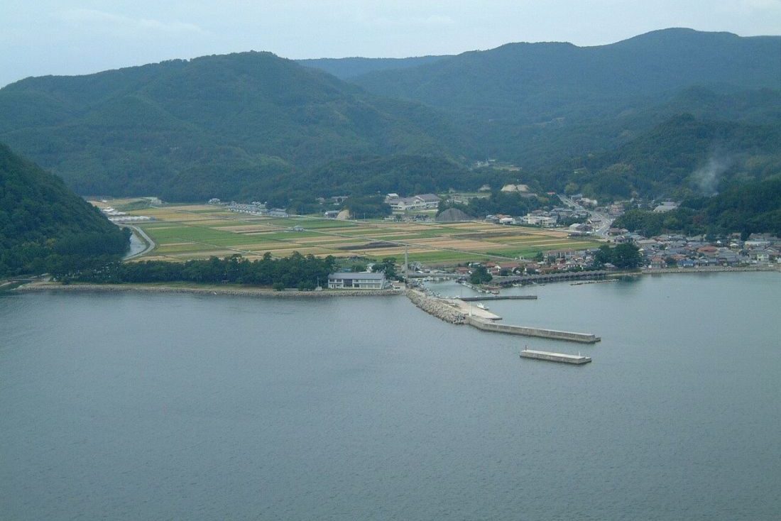 屋那の松原・舟小屋群