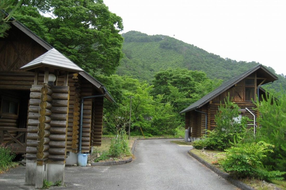 高尻川リバーサイドログハウス村