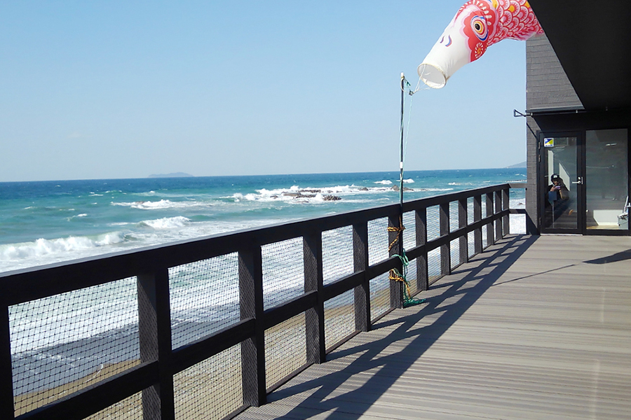 持石「海陽王国」