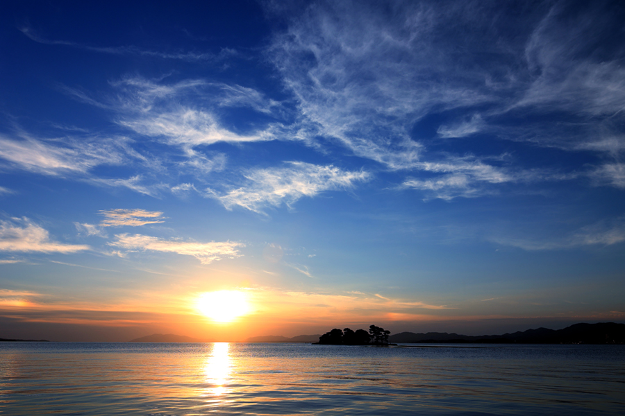 シェアしたくなる宍道湖の夕日とアート旅。陸から船から魅力を満喫