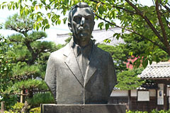 小泉八雲胸像