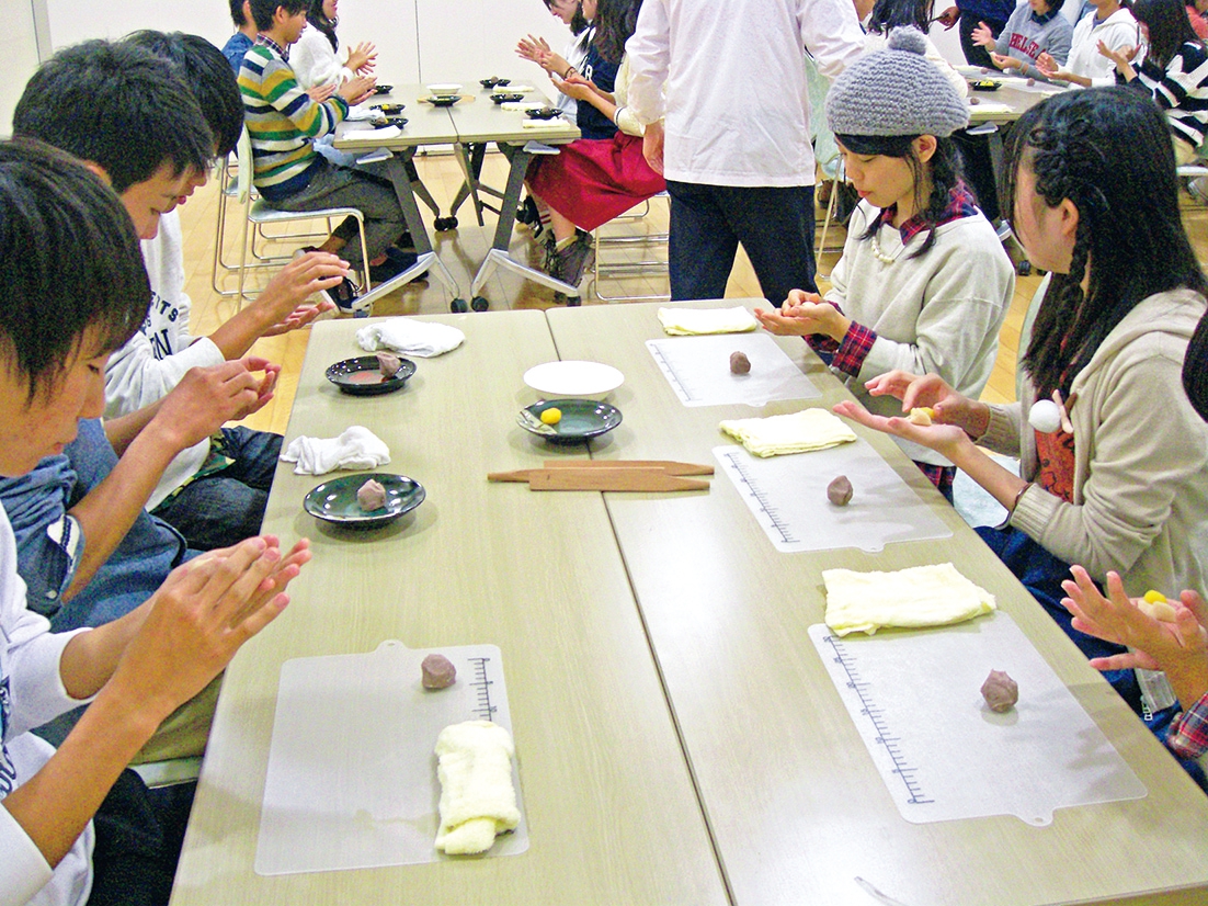 和菓子作りと抹茶体験