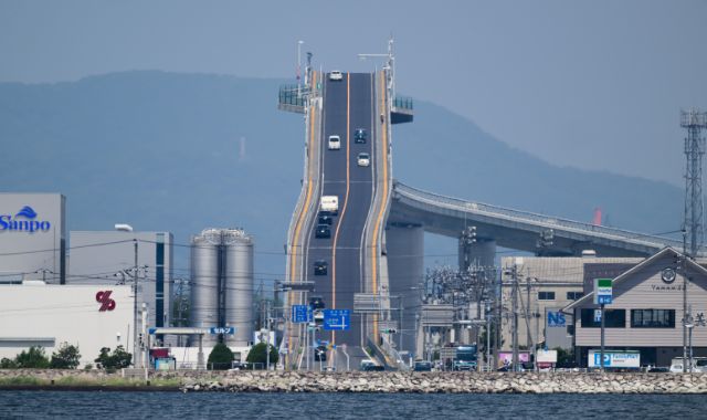 江島大橋（ベタ踏み坂）